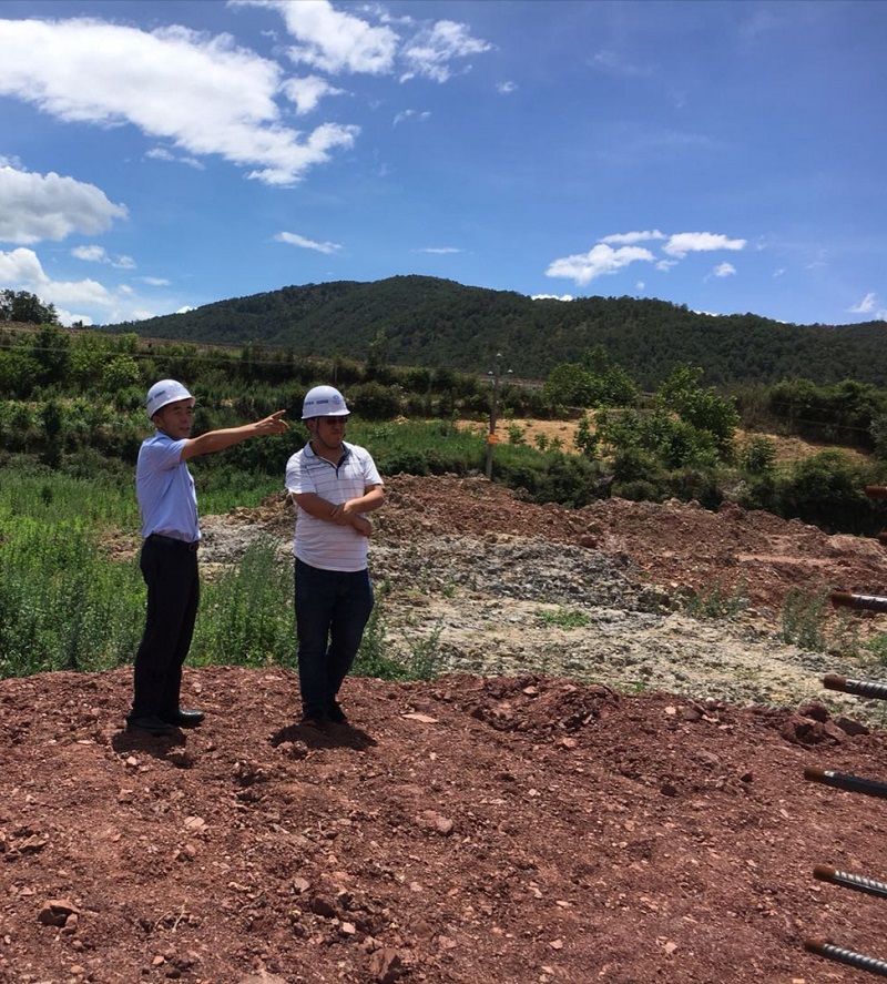 1592210263111026.jpg 夏雙仁現(xiàn)場(chǎng)指導(dǎo)工作(1).jpg