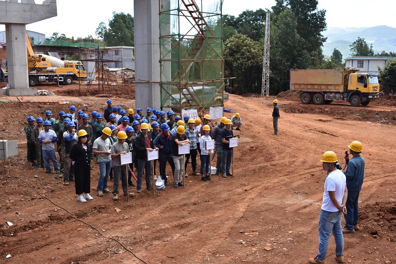 1592971208389573.jpg 圖4 開展高空墜落應(yīng)急救援演練活動.JPG