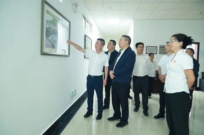 1655690864306438.jpg 2022-06-17-陳祖軍調(diào)研公司時強調(diào): 凝心聚力 聚焦主業(yè) 爭當集團施工板塊的單項冠軍.jpg