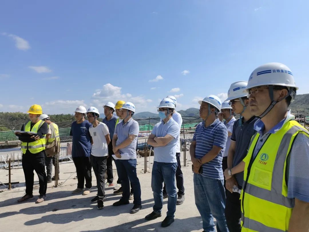 殷華富、李光正到永大項(xiàng)目進(jìn)行綜合大檢查.jpg