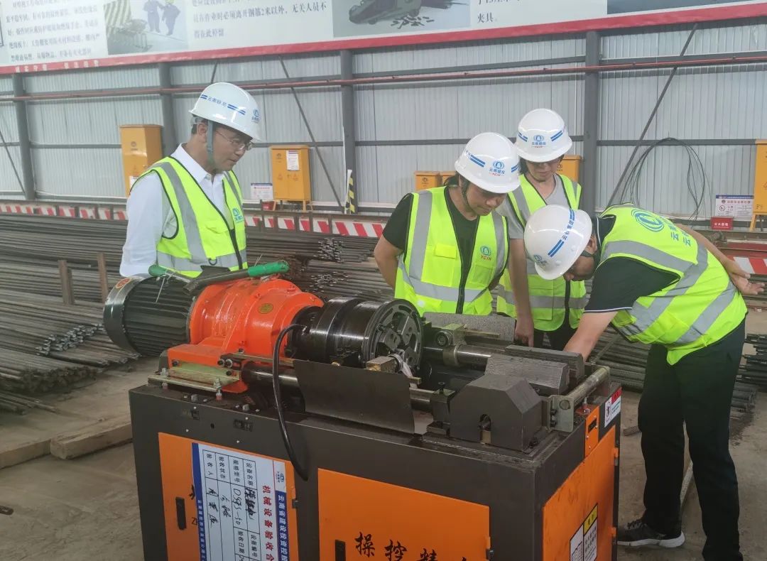 1660612958659624.jpg 張聯(lián)紅帶隊到那興項目部開展安全綜合大檢查及“夏送清涼”慰問活動1.jpg