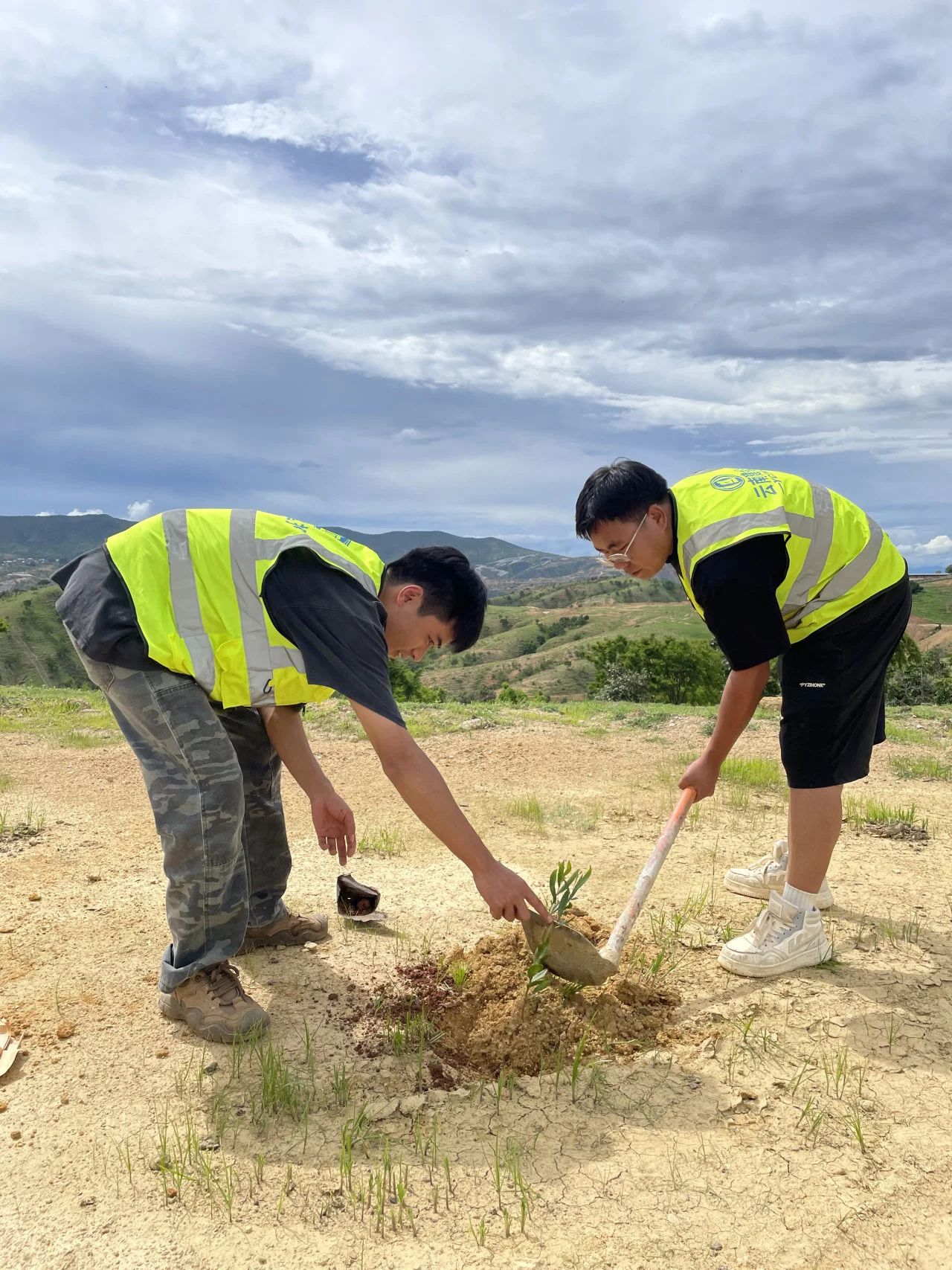 1754389200945673.jpg 55.jpg